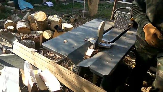 Дровокол Горыныч в работе