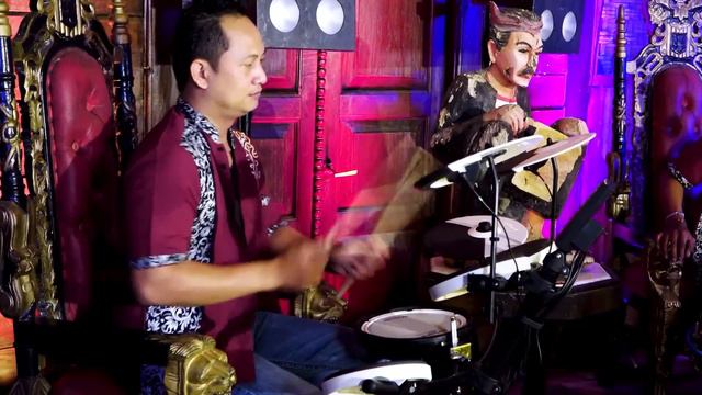 Della Monica - ALOLOLO SAYANG | PARGOY AMBYAR | DNA lelaki lelaki gatal смотреть онлайн