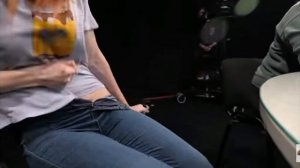 ИГРЫ ГАБАРА ДЕВУШКА СНЯЛА С СЕБЯ ТРУСЫ И ЗАСУНУЛА СЕБЕ В РОТ