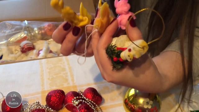 Decorating house for New Year - Украшение дома к Новому Году - Life_in_Russia Ep. 32