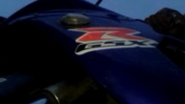 стук при запуске gsx-r 750 Y смотреть онлайн