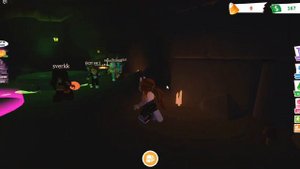 ХЭЛЛОУИНСКОЕ ОБНОВЛЕНИЕ В АДОПТ МИ!🎃 Играю вместе с друзьями Adopt Me/Roblox