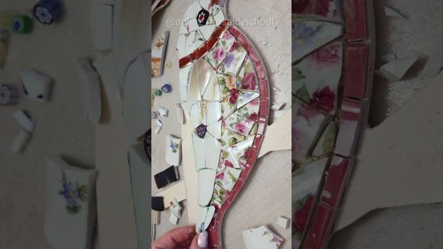 Мозаика из битой посуды - птица из осколков чашек. Crockery mosaic bird смотреть онлайн