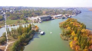 Осенний Азов. Река Азовка и подвесной мост в октябре