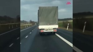 Держался, но не удержал.