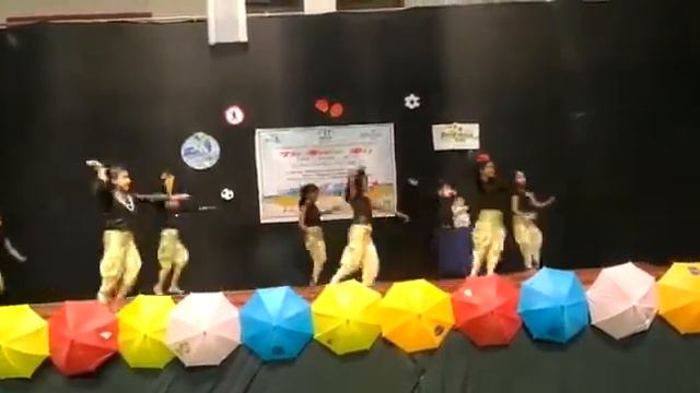 Pehla Nasha dance by small kids смотреть онлайн