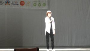 Денис "Девочка из фильма"