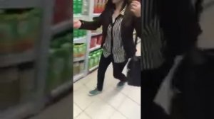 Поймали воровку в магазине , пятёрочка