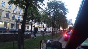 Выезжаем на Невский Проспект. Реакция людей на автозвук