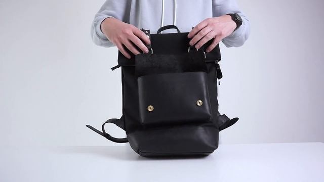 Функциональный мужской рюкзак арт. Oksford из хлопка и натуральной винтажной кожи черного цвета смотреть онлайн