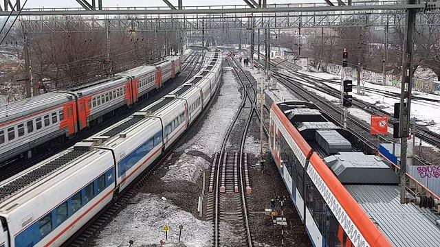 перегонки! ЭД4М-0304 и ЭП20-007 со Стрижом смотреть онлайн