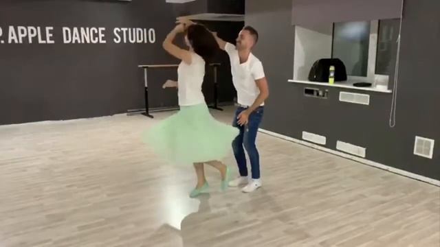 ?Вращение партнерши (@lifestyle_dancing)