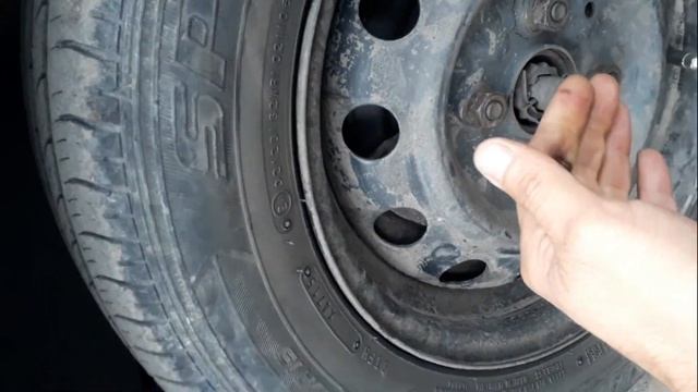 Почему бьет колесо при торможении ! Тормозной диск!