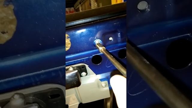 Дребезг двери уаз патриот 2015 смотреть онлайн