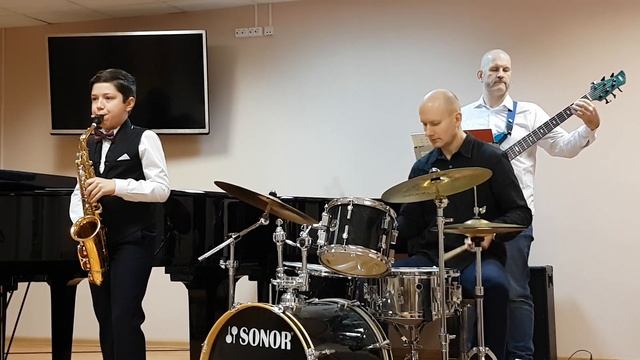 Саксофон, Brigas Nunca Mais смотреть онлайн