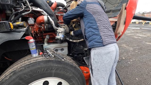 Замена помпы на international lt 625 смотреть онлайн