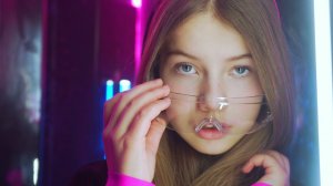 CYBER -новое поколение , новые увлечения .Лазер,дым,неон,танец,креатив.Мария