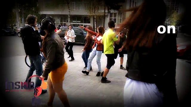 Inside Silent Disco Флеш Моб под Лабутены.Дискотека в наушниках Украина.Харьков смотреть онлайн