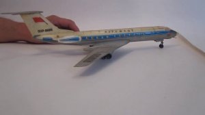 Коллекционная модель самолёта Ту-134А в масштабе 1:100.