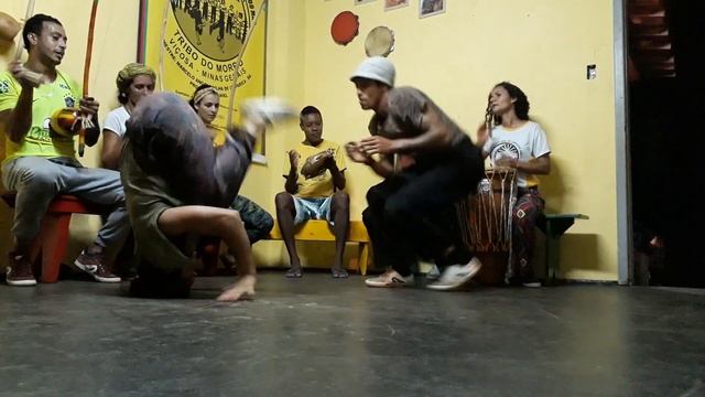 Capoeira Angola de férias смотреть онлайн