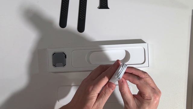 Apple Watch SE (2nd Gen) - What's In the Box - Unboxing