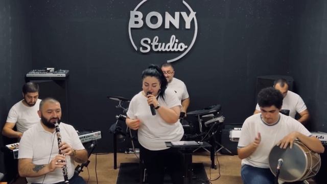 Тома Арутюнян в гостях у BONY BAND ( live) 2022 смотреть онлайн