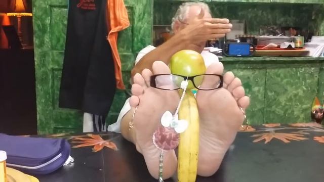 Mr.& Mrs.Knucklehead смотреть онлайн