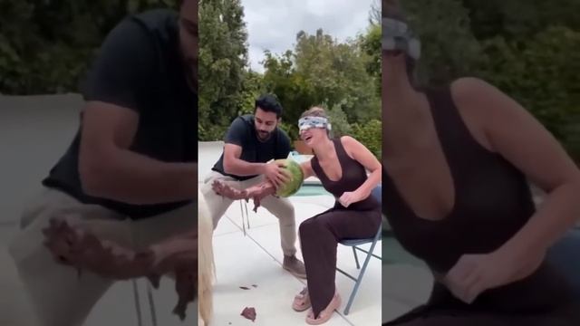 Прикол над женой.