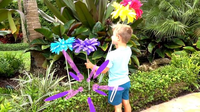 Diana and Roma Pretend Play Police