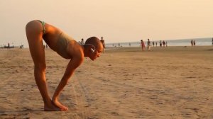 Йога на море.