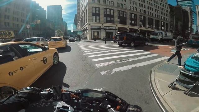 ?КАК Я ПЕРЕЕХАЛ В НЬЮ ЙОРК? смотреть онлайн