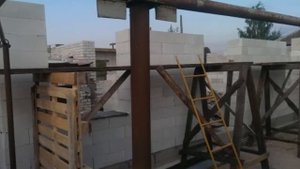 Дом из газобетона. Первый этаж с монолитным железобетонным каркасом. КАК построить ДОМ ЗА МИНУТЫ