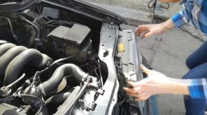 Новые крепления фары и новая щетка фароочистителя W124