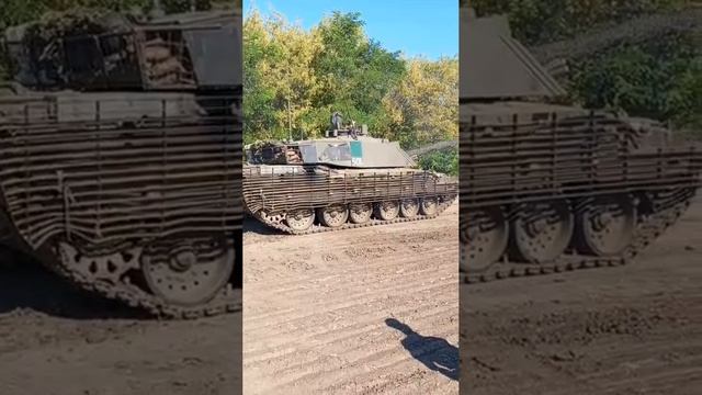 ??Натовские Challenger 2 готовят пустить в атаку