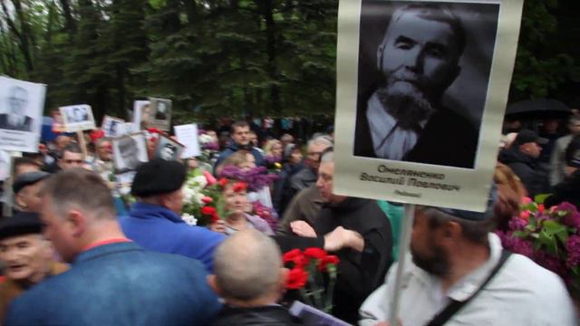Полковника полиции бьют ...