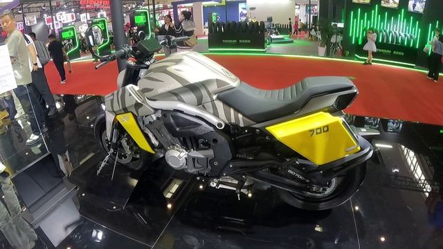 Стритфайтер BENDA LFS700. Выставка CHINA MOTOR 23.