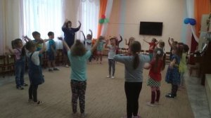 Хоровод  Расскажи-ка, Осень. Старшая группа.  Разучиваем под плюс.  Есть +-  для непоющей Осени.