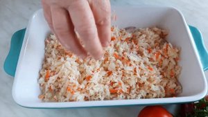 Курица с рисом и квашеной капустой в духовке / Бигос из квашеной капусты. Отличное блюдо для обеда!
