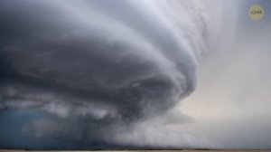 Что, если вас засосет внутрь бушующего торнадо