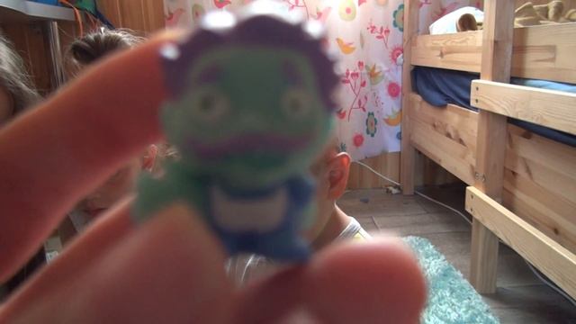 Даня идет в парикмахерскую и игра в "Пол это лава" смотреть онлайн