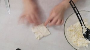 Ватрушки с творогом и конфитюром из готового слоёного теста. Быстро и вкусно.