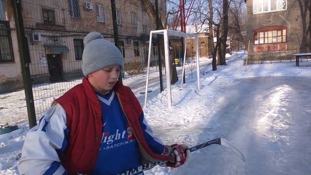 Показываю базовые упражнения на льду для начинающего хоккеиста смотреть онлайн