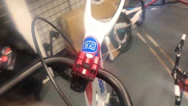NEW BIKE! Building my new StayStrong Avian bike at J&R bicycles смотреть онлайн