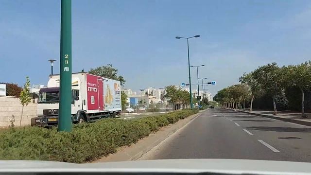 1.5.2 Поворот налево на Т-образном перекрестке с главной дороги смотреть онлайн