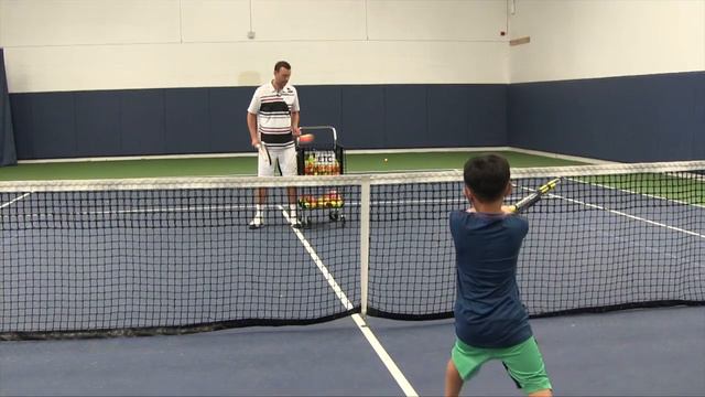 Eastside Tennis Center "Volley Tip" with Brian Wilson смотреть онлайн