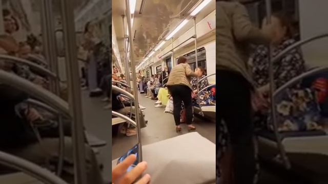 Девушка в хиджабе Москва