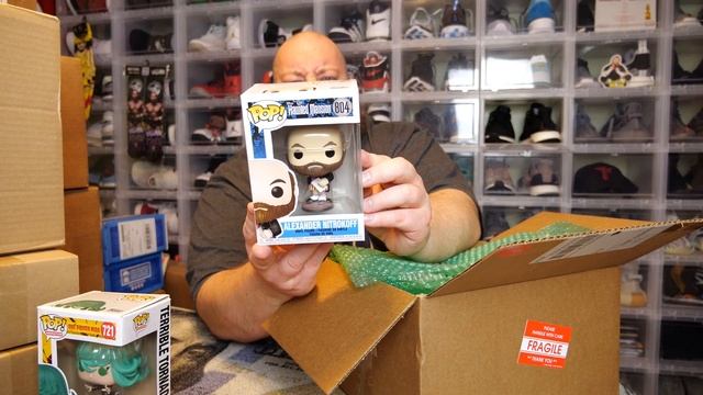 Busting open a $75 Jnavo Toys Funko Pop Mystery Box смотреть онлайн