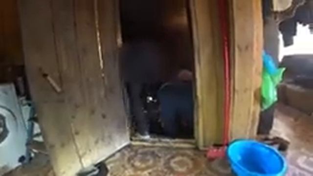 Ремонт бани с заменой венцов .часть 1