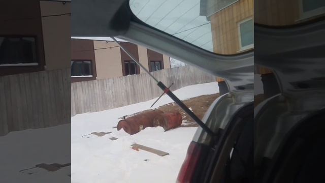 Ремонт амортизатора крышки багажника своими руками за 10 минут! ( Самый простой и надёжный способ ) смотреть онлайн