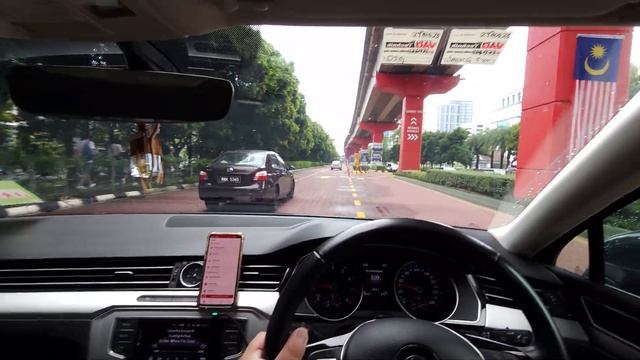 2017 Volkswagen Passat B8 1.8T POV City Driving (4K Binaural Audio) смотреть онлайн